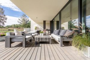 Avoir une belle terrasse à Le Puy-Notre-Dame 